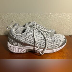 Orthofeet Woman’s Walking Shoes